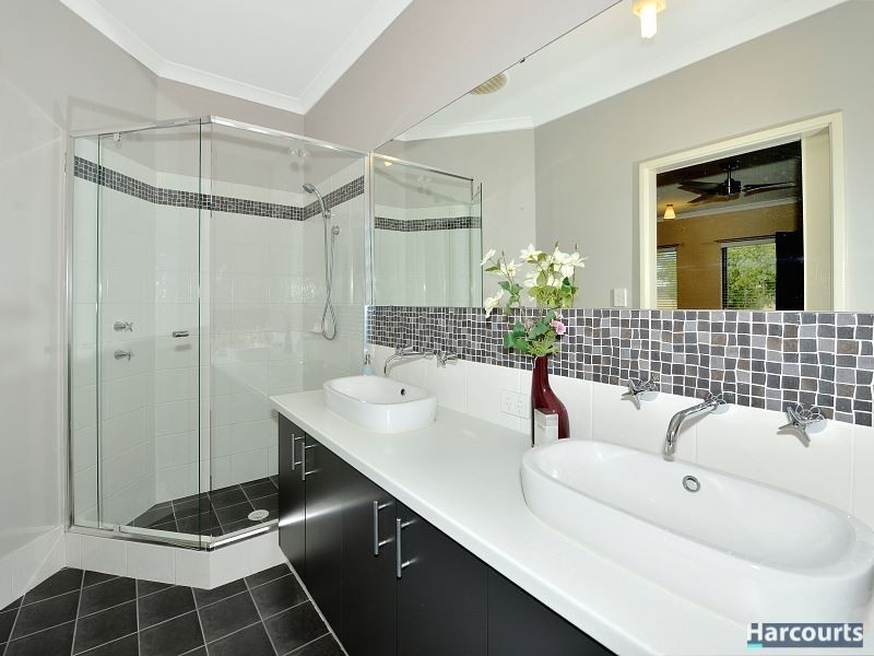 315 Peelwood Parade, Halls Head WA 6210