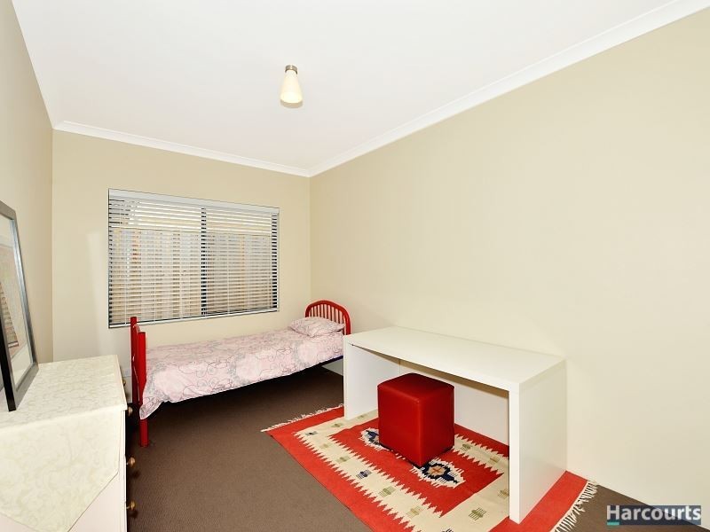 315 Peelwood Parade, Halls Head WA 6210