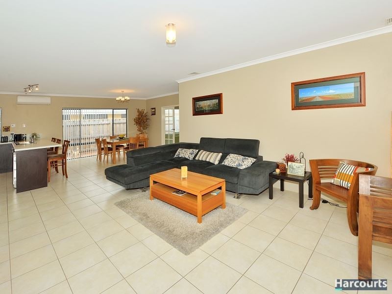 315 Peelwood Parade, Halls Head WA 6210