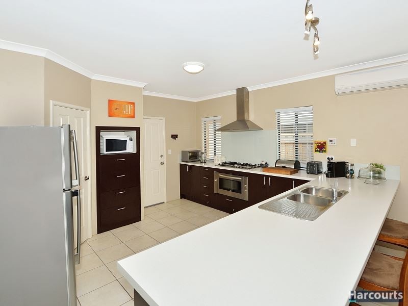 315 Peelwood Parade, Halls Head WA 6210