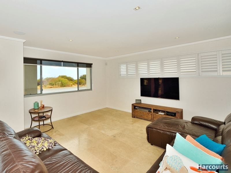 28 Halls Head Parade, Halls Head WA 6210