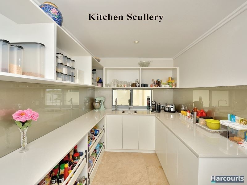 28 Halls Head Parade, Halls Head WA 6210