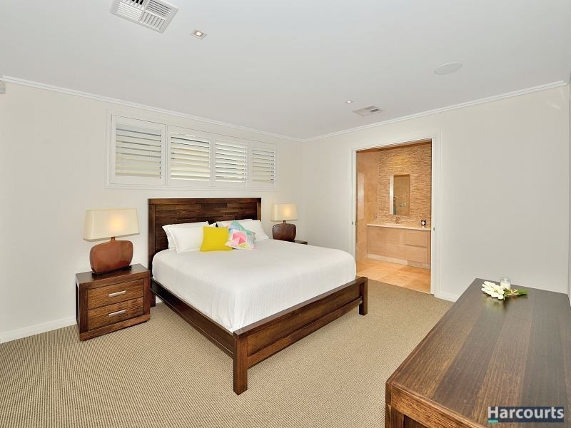 28 Halls Head Parade, Halls Head WA 6210