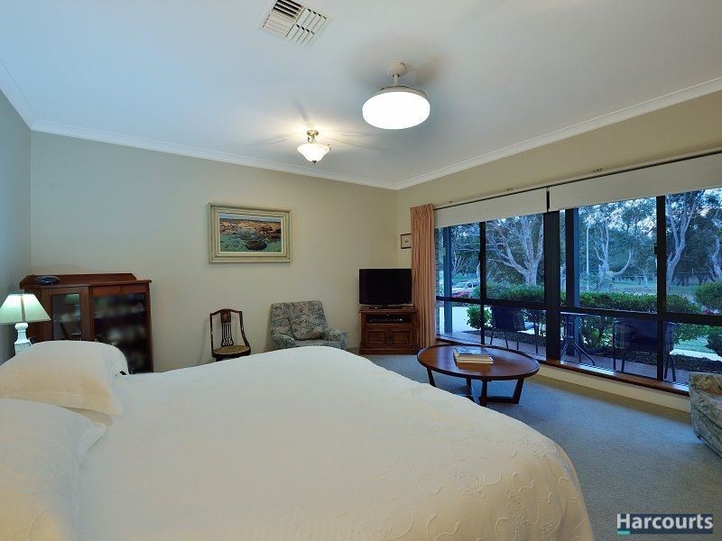 4 Kilkenny Gardens, Halls Head WA 6210