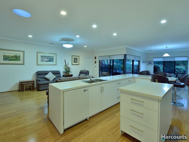 4 Kilkenny Gardens, Halls Head WA 6210