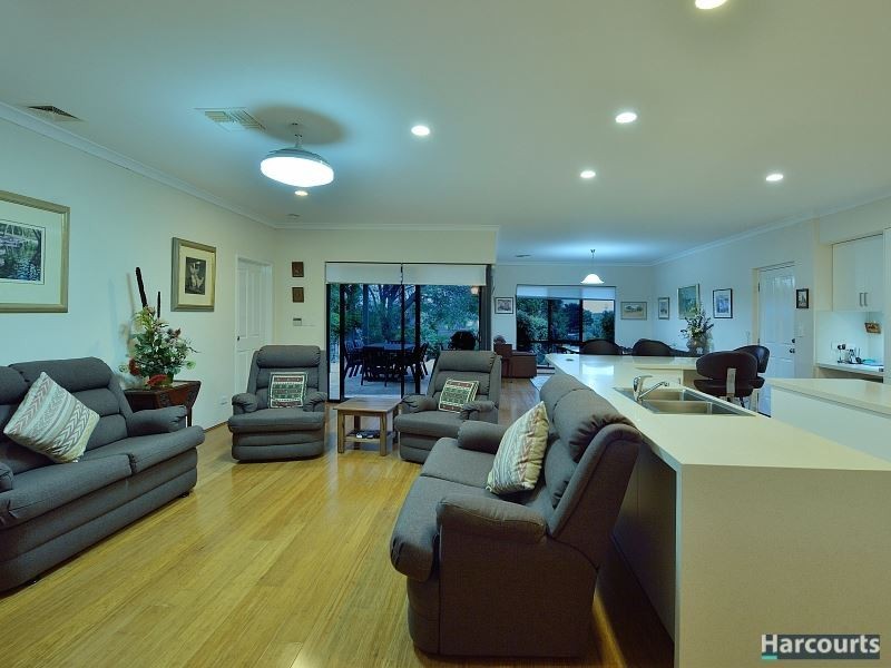 4 Kilkenny Gardens, Halls Head WA 6210