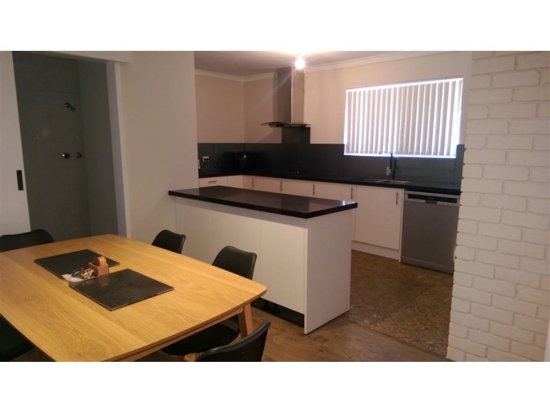 6 Sievewright Street, Silver Sands WA 6210