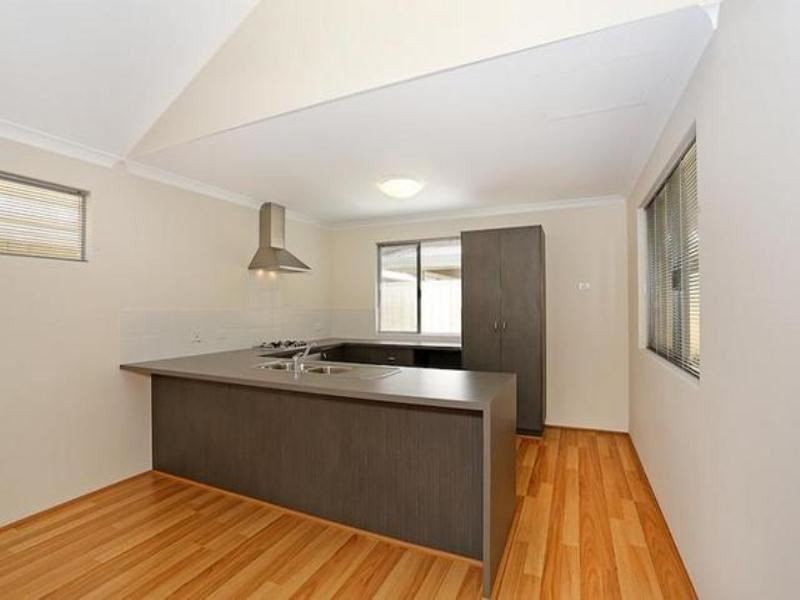 73 Leisure Way, Halls Head WA 6210