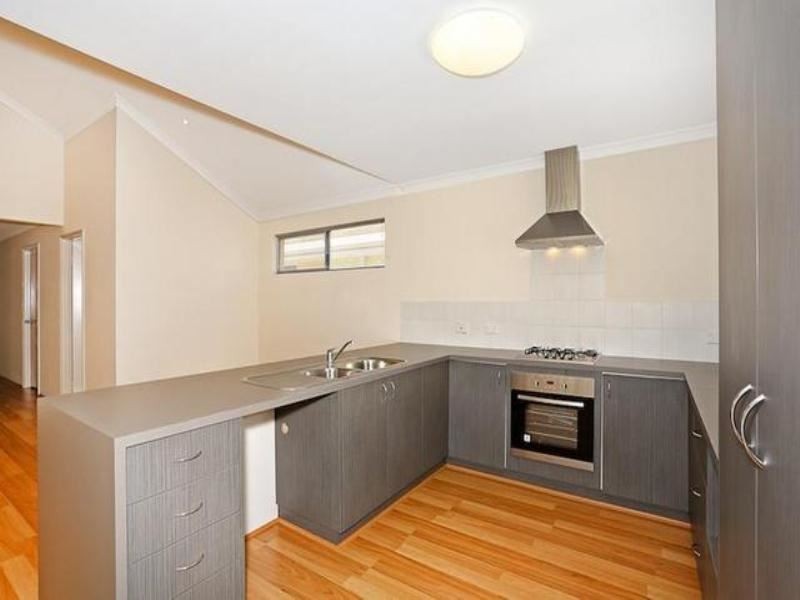 73 Leisure Way, Halls Head WA 6210