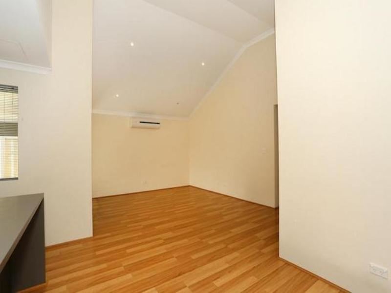 73 Leisure Way, Halls Head WA 6210