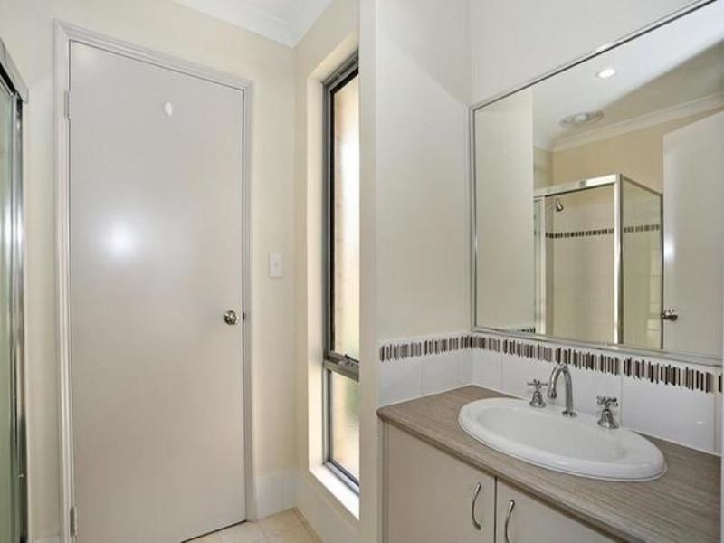 73 Leisure Way, Halls Head WA 6210
