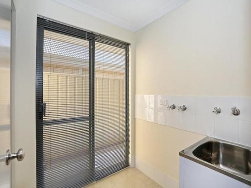 73 Leisure Way, Halls Head WA 6210