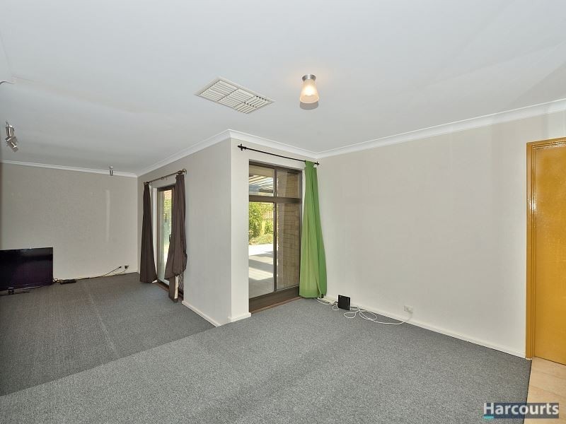 15 Kookerbrook Street, Dudley Park WA 6210