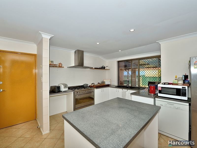 15 Kookerbrook Street, Dudley Park WA 6210