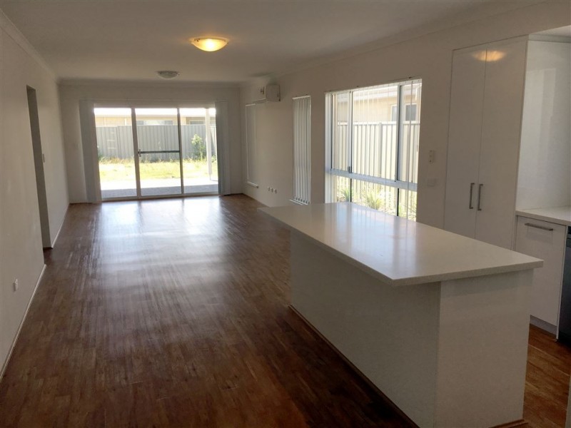 6 Vaucluse way, Coodanup WA 6210