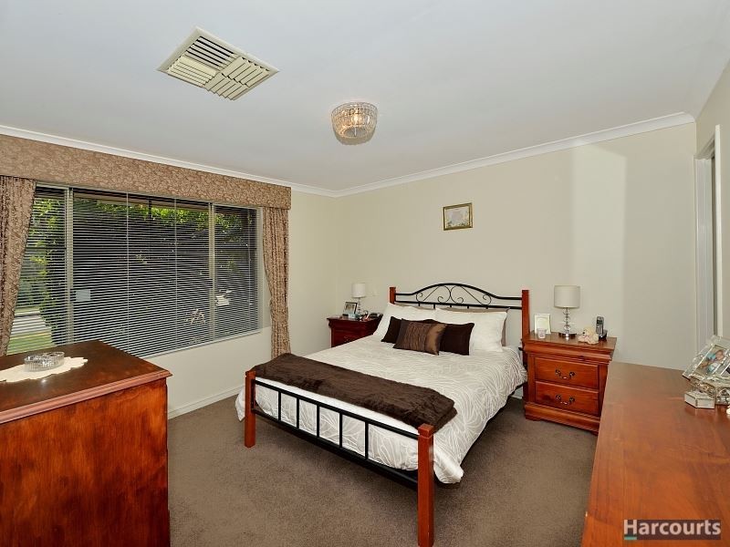 53 Oaklands Avenue, Halls Head WA 6210