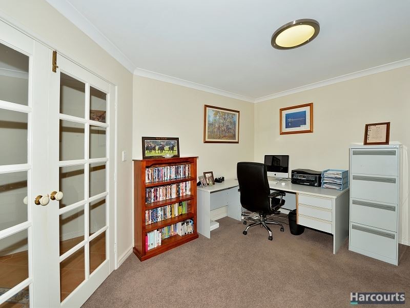 53 Oaklands Avenue, Halls Head WA 6210