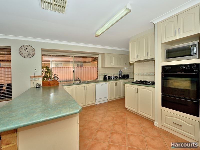 53 Oaklands Avenue, Halls Head WA 6210