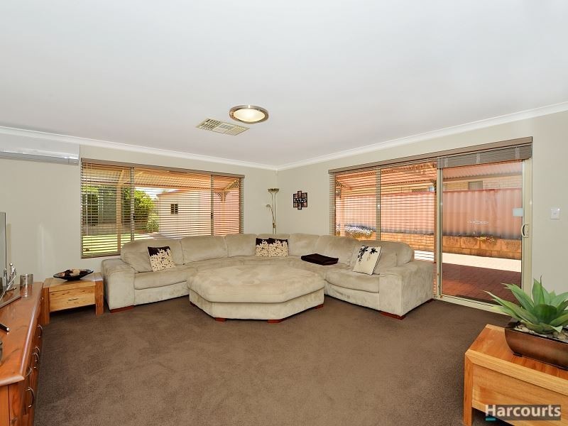 53 Oaklands Avenue, Halls Head WA 6210