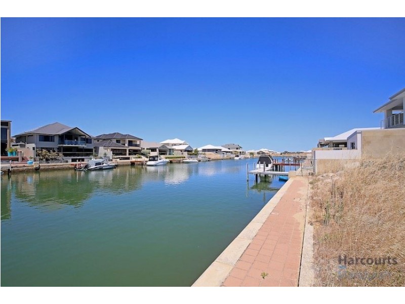 5 Arcadia Close, Dudley Park WA 6210