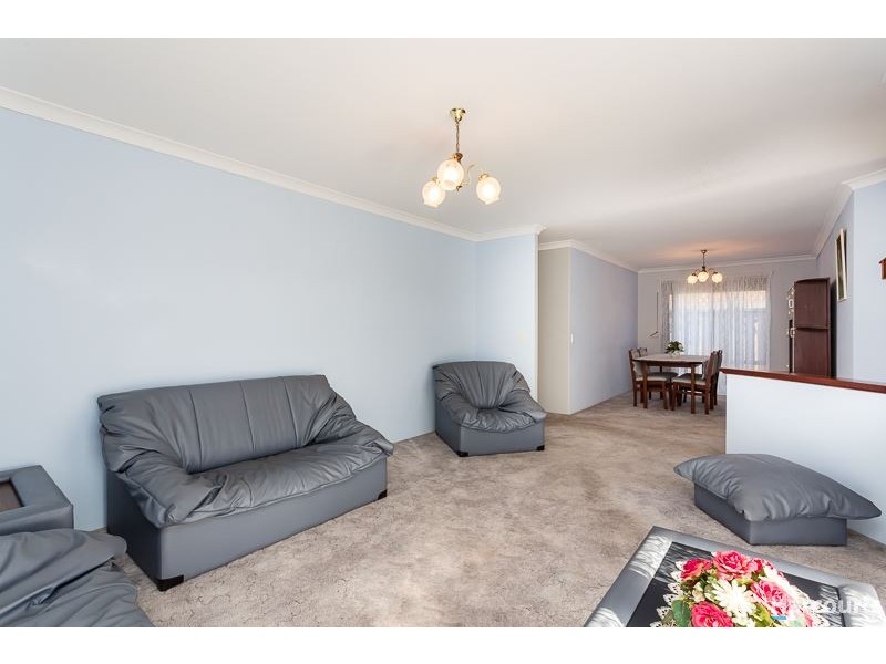 37 Casuarina Drive, Halls Head WA 6210