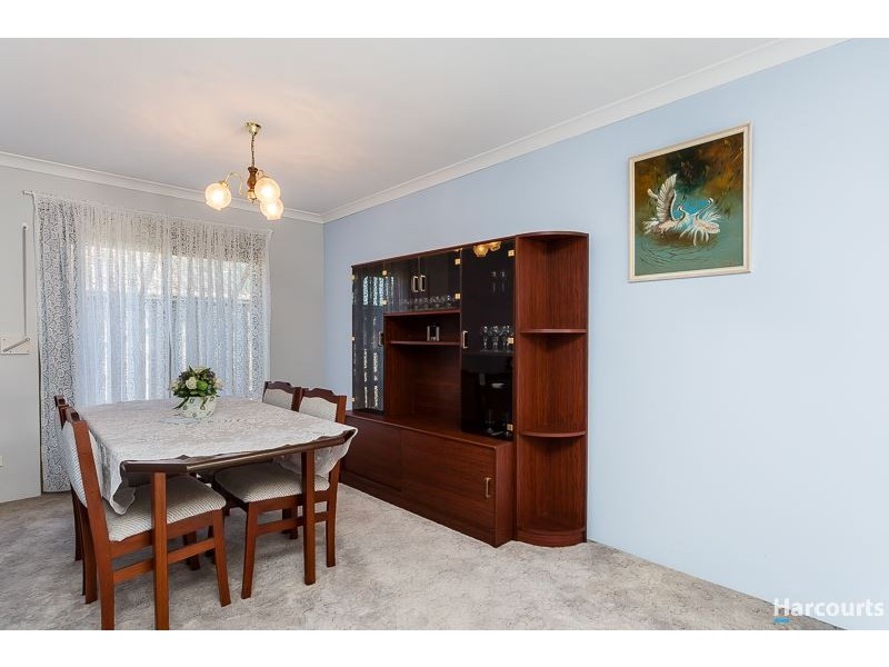 37 Casuarina Drive, Halls Head WA 6210