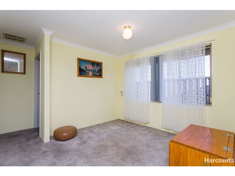 37 Casuarina Drive, Halls Head WA 6210