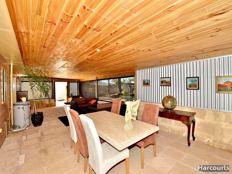 2 Henty Close, North Yunderup WA 6208