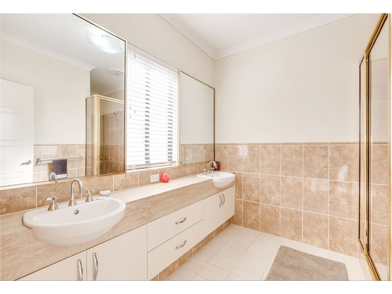 6 Anglesea Way, Madora Bay WA 6210