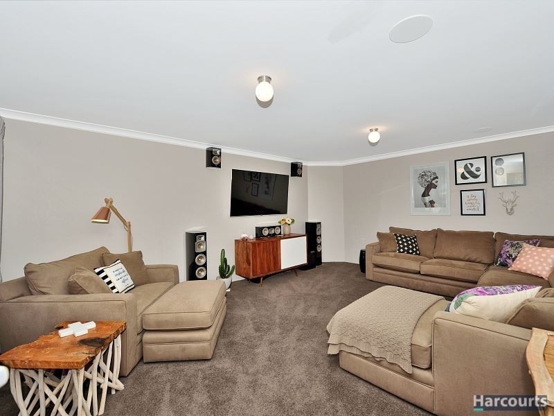 17 Grevillea Rise, Halls Head WA 6210