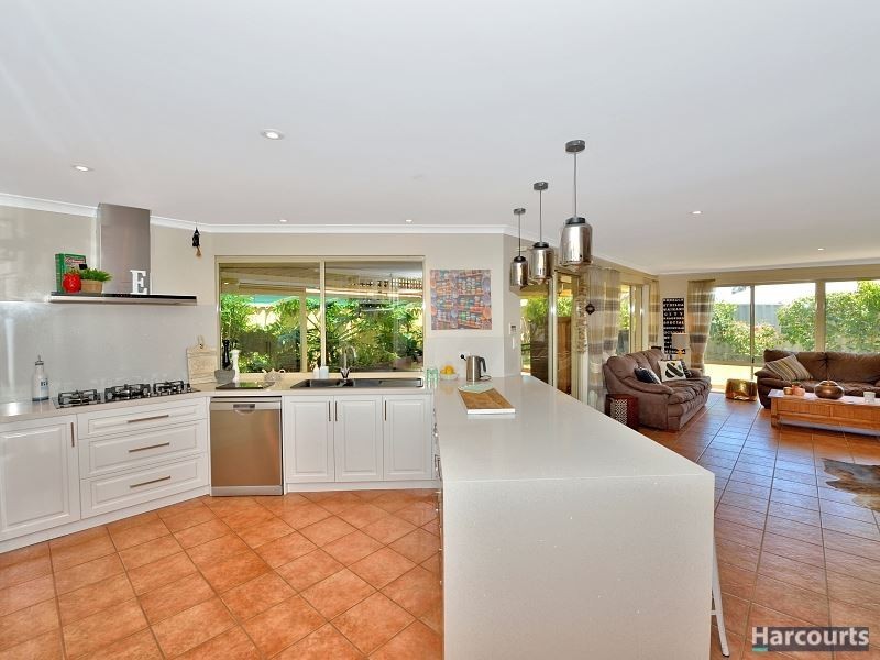 17 Grevillea Rise, Halls Head WA 6210