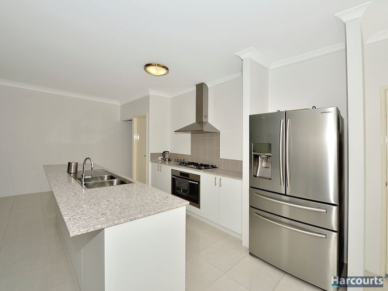 9 Diamante Place, Meadow Springs WA 6210