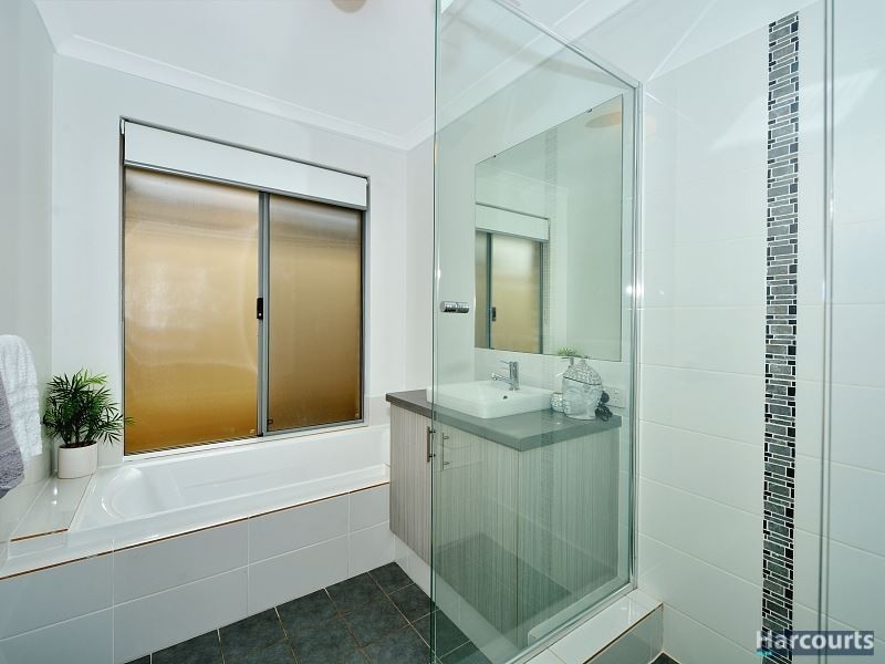 9 Diamante Place, Meadow Springs WA 6210