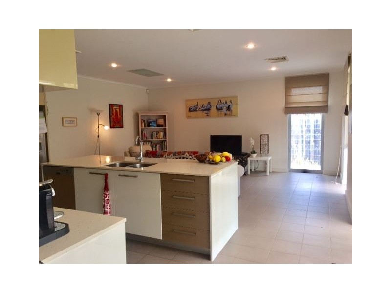 21 Sugarwood Terrace, Halls Head WA 6210