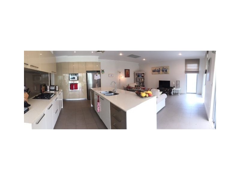 21 Sugarwood Terrace, Halls Head WA 6210