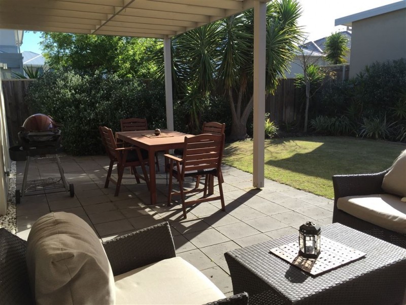21 Sugarwood Terrace, Halls Head WA 6210