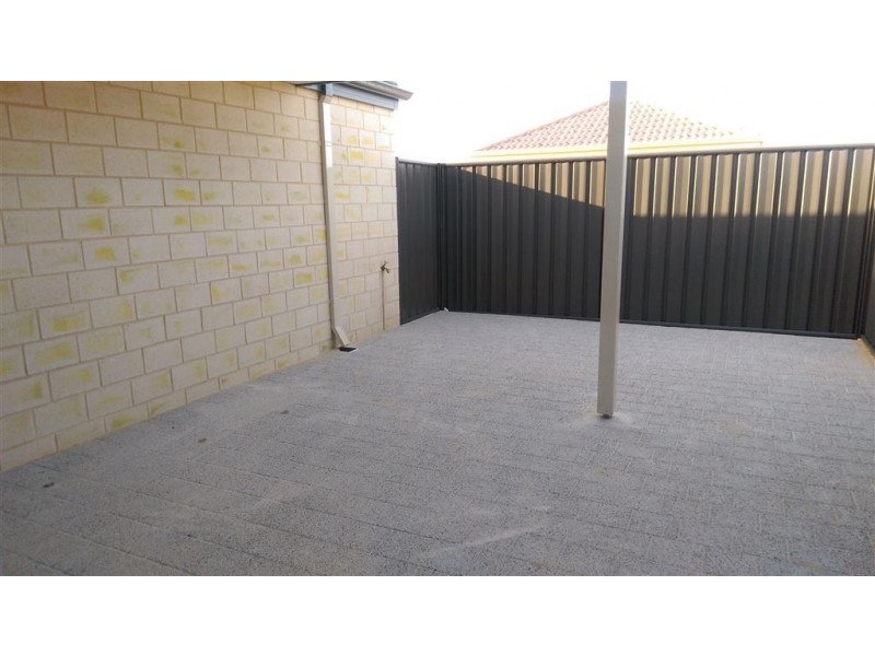 11 Moonee Street, Lakelands WA 6180