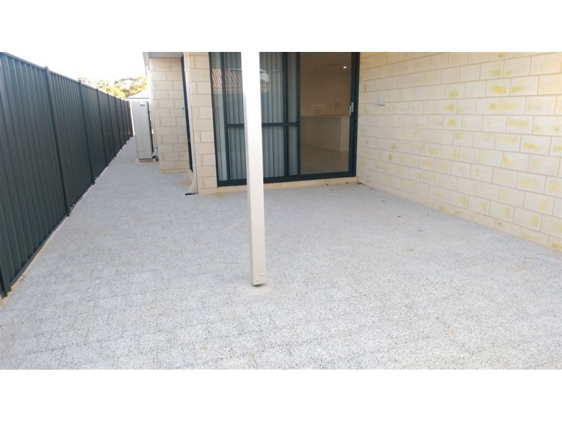 11 Moonee Street, Lakelands WA 6180