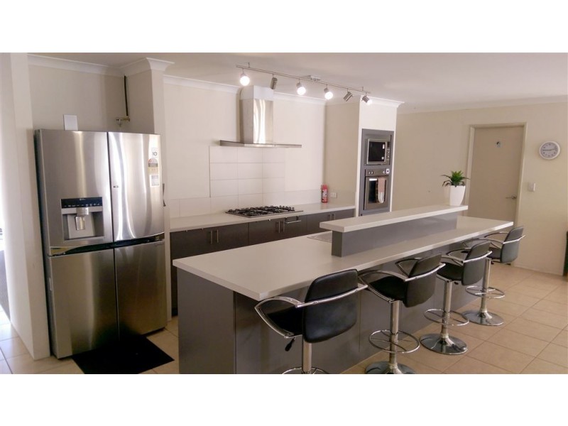 128 Meadow Springs Drive, Meadow Springs WA 6210