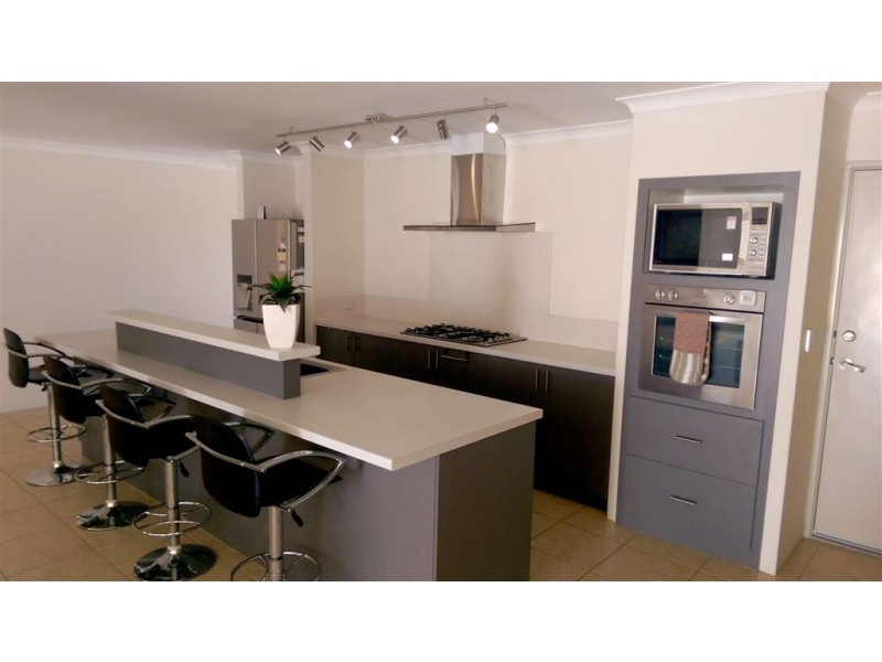 128 Meadow Springs Drive, Meadow Springs WA 6210