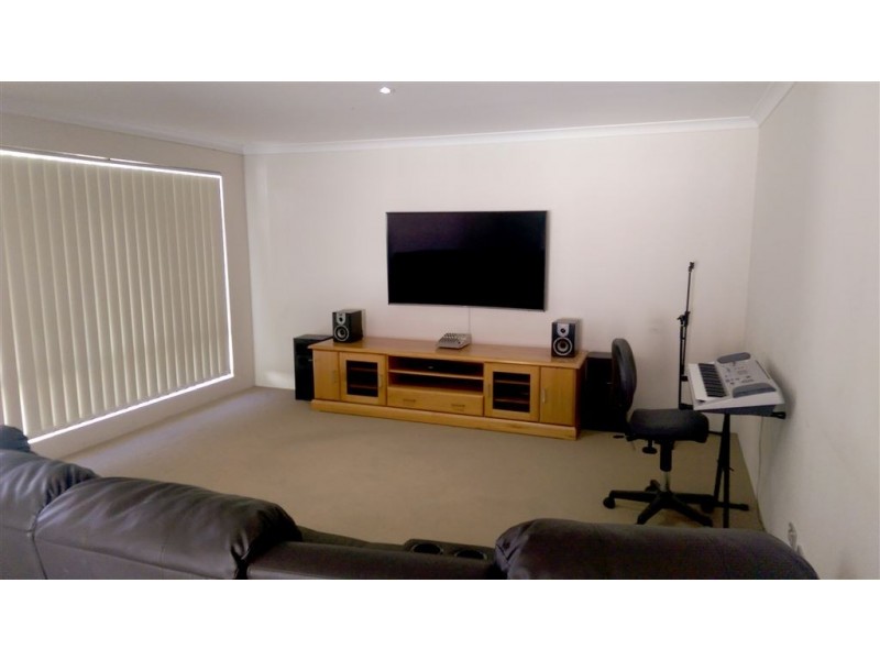 128 Meadow Springs Drive, Meadow Springs WA 6210