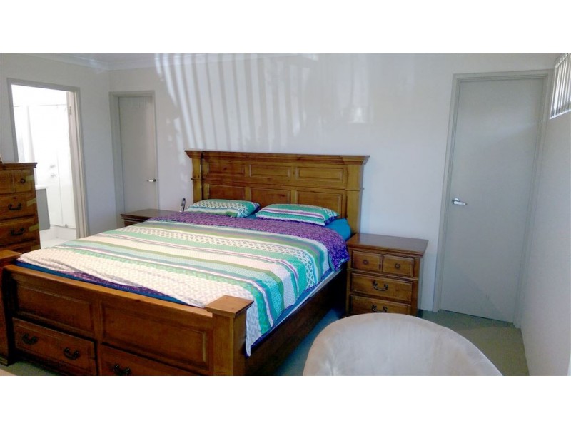 128 Meadow Springs Drive, Meadow Springs WA 6210