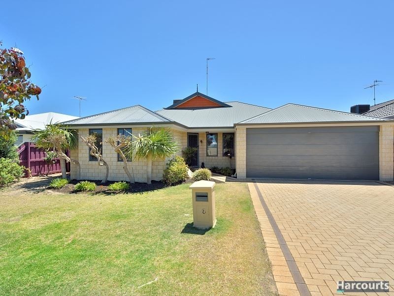 18 Whitegum Pass, Halls Head WA 6210