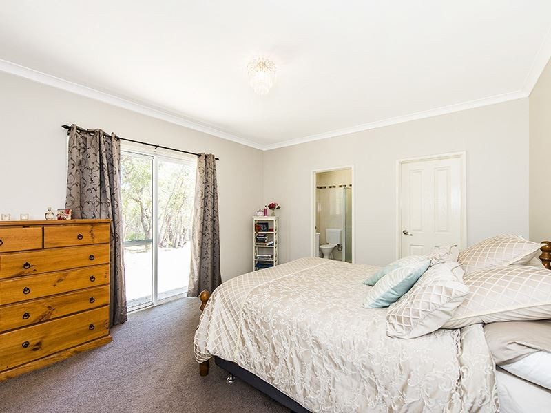 33 Caledonia Close, Herron WA 6211