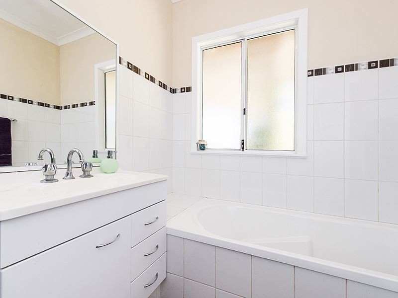 33 Caledonia Close, Herron WA 6211