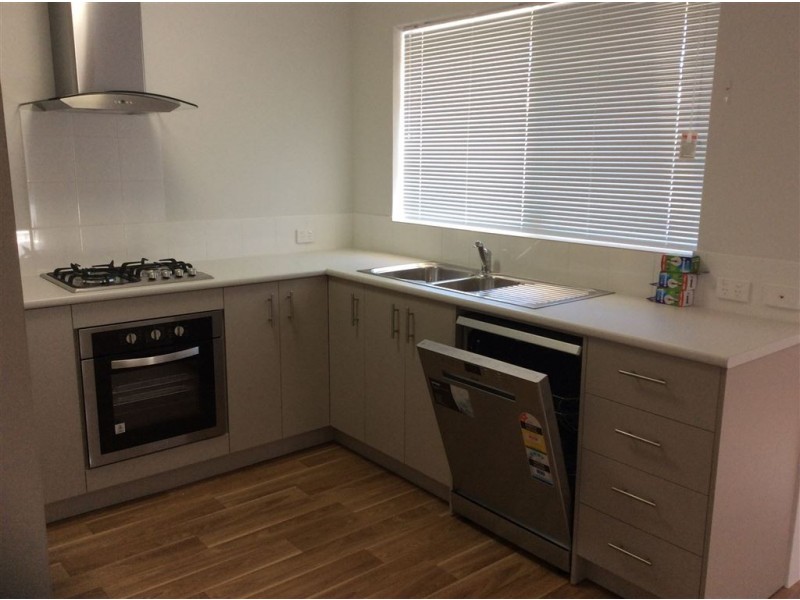 2/21 Fourth Avenue, Mandurah WA 6210