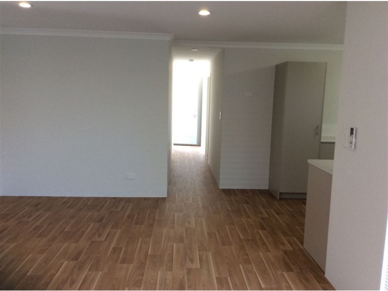 2/21 Fourth Avenue, Mandurah WA 6210