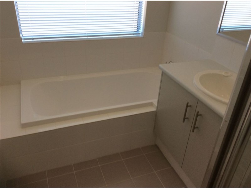 2/21 Fourth Avenue, Mandurah WA 6210