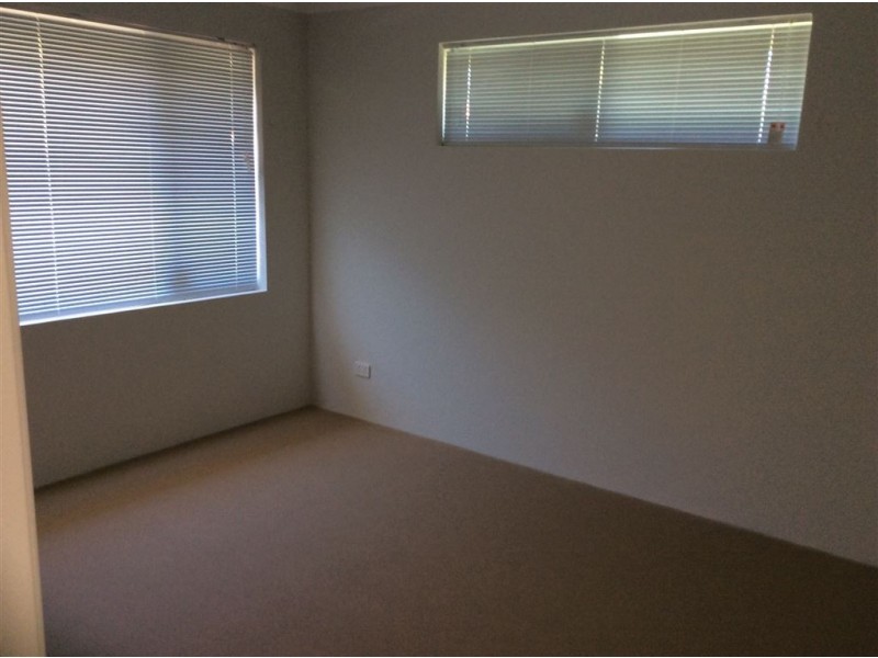 2/21 Fourth Avenue, Mandurah WA 6210