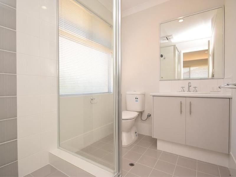 2/21 Fourth Avenue, Mandurah WA 6210